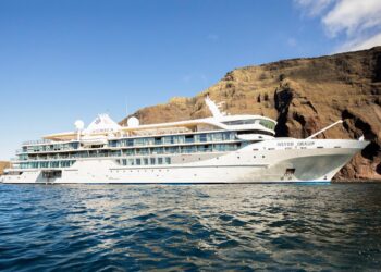 Best Galapagos cruises for an epic wildlife adventure of a lifetime ...