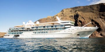 Best Galapagos cruises for an epic wildlife adventure of a lifetime ...
